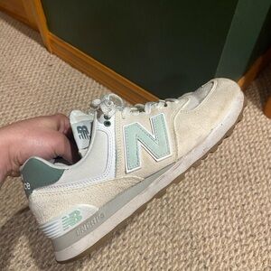 Women's New Balance Tennis Shoes